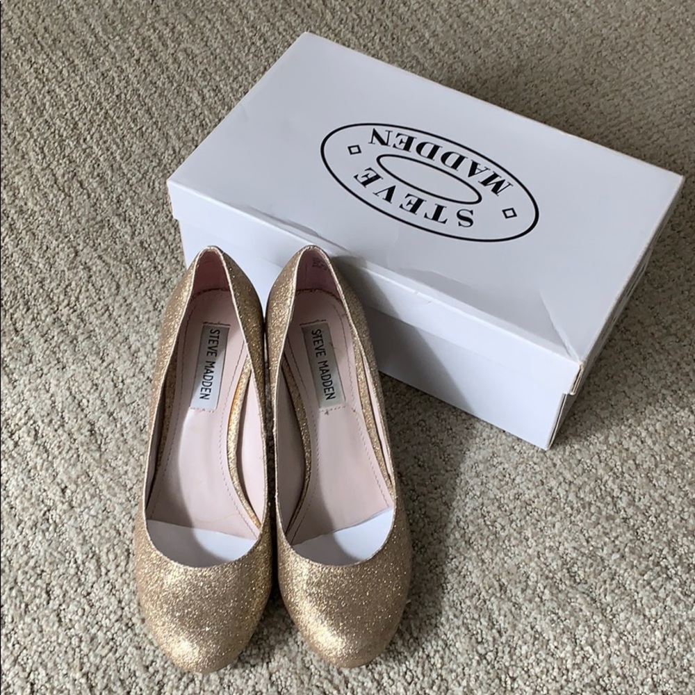 Beautiful Gold Champagne Glitter Heels SteveMadden
